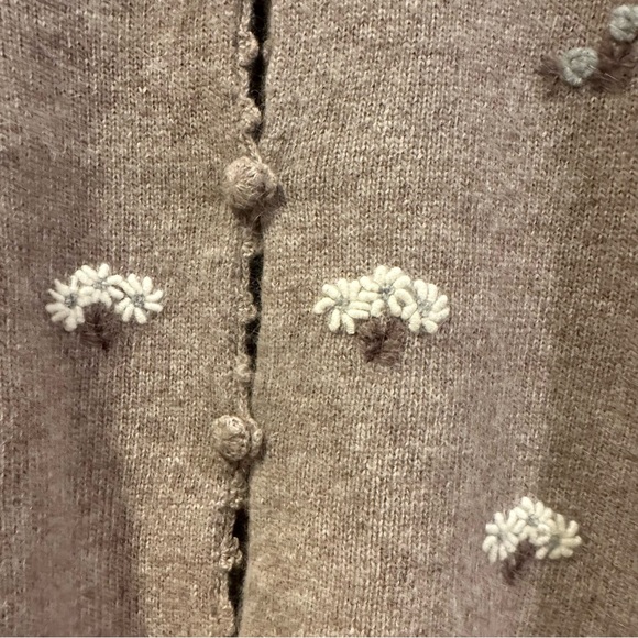 Christopher & Banks Vintage Hand Embroidered Floral design sweater - Picture 4 of 5